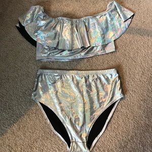 Two piece holographic set